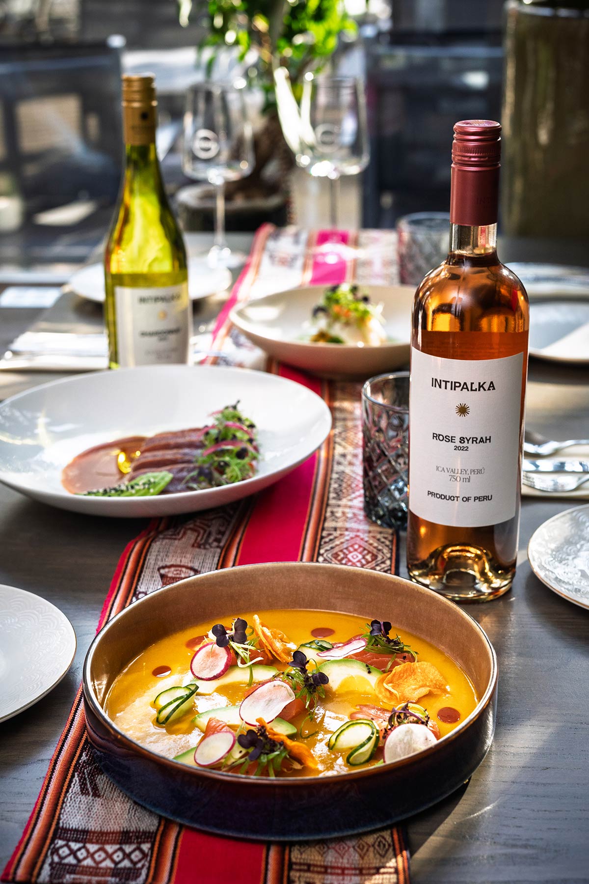 Gedeckter Tisch auf einer Weihnachtsfeier in Hamburg